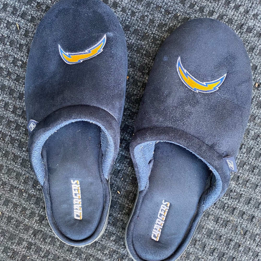 Men’s XXL Chargers Slippers